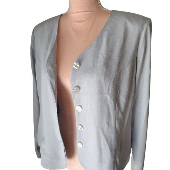 Appleseed's Light Grey Layered Look Button Up Cropped Blazer Size 12 - Picture 8 of 14
